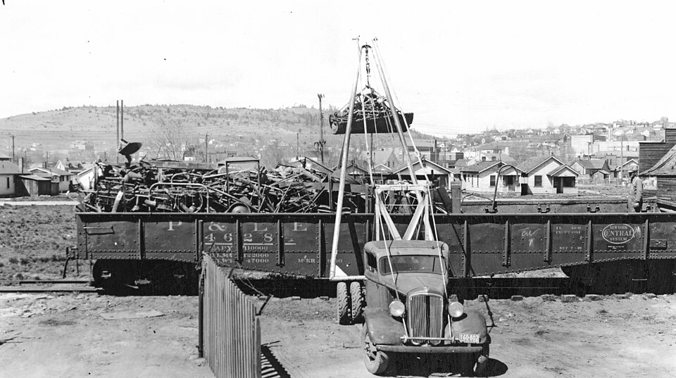 Loading scrap metal onto a truck